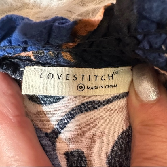 Lovestitch Relaxed Graphic Blouse - Picture 8 of 10